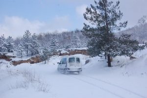 Dağ y&ouml;resinde yoğun kar yağışı