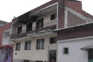 Yangında &ouml;len kadının evinden geriye bu g&ouml;r&uuml;nt&uuml;ler kaldı