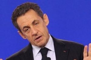 Sarkozy inkar yasasında ısrarlı