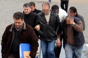 Kredi kartı operasyonu zanlıları her g&uuml;n karakola gidip imza atacak
