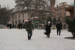 Bursa'da kar yağışı etkili oluyor