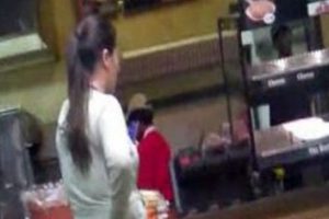 Pizza krizine giren kadın delirdi