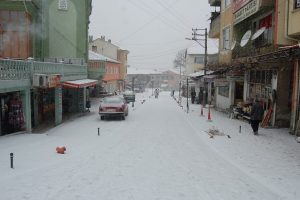 Harmancık'ta yoğun kar yağışı