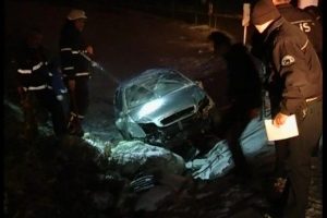 Karda kayan ara&ccedil; şarampole yuvarlandı