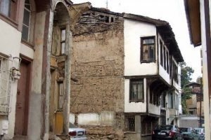 Tarihi binası olana 105 bin lira