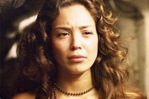 Azra Akın işinden kovuldu mu?