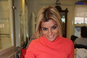 Ece Vahapoğlu As Merkez Outlet'ten ge&ccedil;ti
