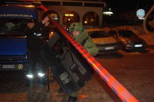 Uludağ'da unutulan paket jandarmayı alarma ge&ccedil;irdi