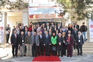 Arın&ccedil;: İletişim fak&uuml;ltesinin hali ne olacak?