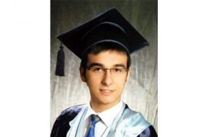 Doktor adayı tinerci kurbanı oldu