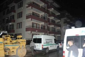 Boşanmak istemeyen sevgilisinin kocasını &ouml;ld&uuml;rd&uuml;
