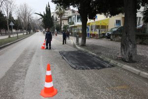 B&uuml;y&uuml;kşehir'den yollara kış bakımı