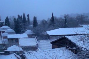 Bursa beyazlar i&ccedil;inde kaldı, okullar tatil mi?