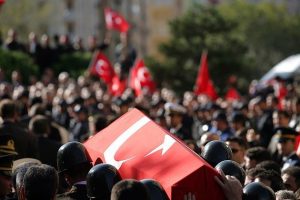 &Ccedil;ukurca'da &ccedil;atışma: 1 şehit, 6 asker yaralı