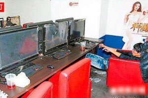 Oyun oynarken &ouml;ld&uuml;...
