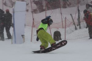Snowboard ustaları h&uuml;nerlerini konuşturdu