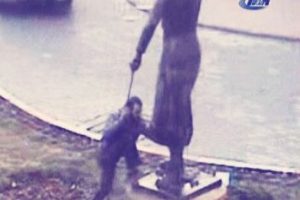 Adaletin kılıcını b&ouml;yle &ccedil;aldılar
