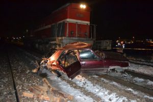 Tren otomobili ezdi