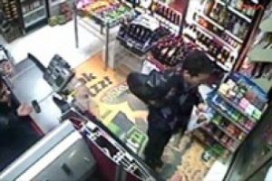 Para &ouml;demek yerine silah g&ouml;sterdi