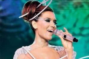 İşte Demet'in sa&ccedil;larının sırrı!