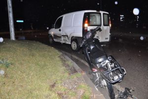 Motosiklet, otomobile &ccedil;arptı