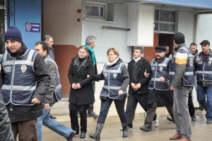 Zehir tacirlerine b&uuml;y&uuml;k baskın