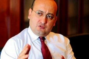G&uuml;len cemaati ile h&uuml;k&uuml;met arasında kriz haberlerine danışmanı cevap verdi