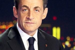 Sarkozy beklenen a&ccedil;ıklamayı yaptı