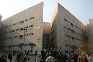 Adliyede avukatın telefonunu &ccedil;aldılar