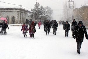 3 il&ccedil;ede okullar tatil