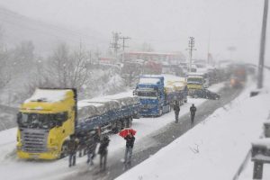 Ankara yolu trafiğe kapandı