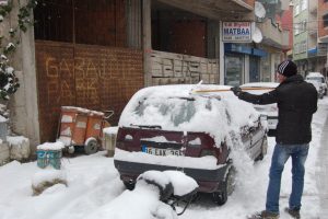 Mustafakemalpaşa beyazlara b&uuml;r&uuml;nd&uuml;
