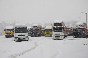 7 saat sonra kısmen ulaşıma a&ccedil;ıldı