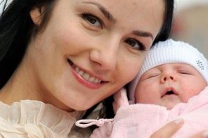 D&uuml;nya g&uuml;zeli anne oldu