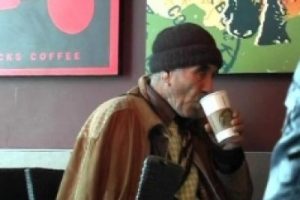 Dilencinin Star Bucks keyfi