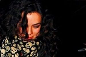 &Ouml;zge'ye kuru kafa!