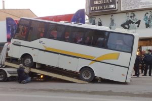 Faciaya kıl payı