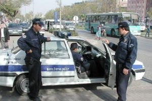 Polislere m&uuml;jdeli haber