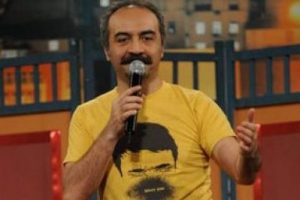 Futbol d&uuml;nyasına giriyor!