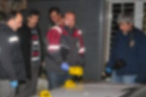 Bar &ccedil;ıkışı silahlı kavga