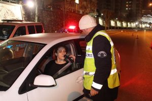 Alkoll&uuml; s&uuml;r&uuml;c&uuml;ler polis kıskacında