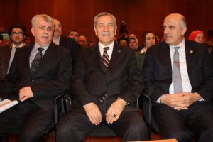 Arın&ccedil; oy deposunun adresini g&ouml;sterdi