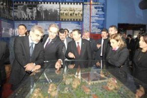 Bakan Yıldız Tekstil M&uuml;zesi'ne hayran kaldı