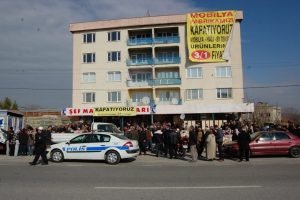 Ucuz mal &ouml;ld&uuml;r&uuml;yordu