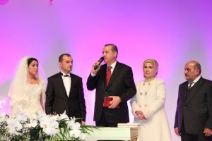 Erdoğan'a nikahta doğum g&uuml;n&uuml; s&uuml;rprizi
