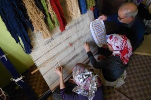 Van'da gen&ccedil; kızlar i&ccedil;in at&ouml;lye kurdu