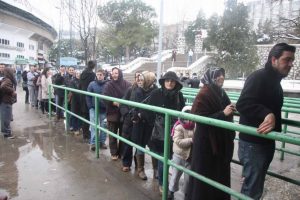 Kadın ve &ccedil;ocuklar biletleri 5 saatte t&uuml;ketti