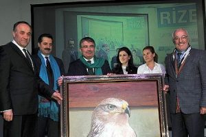 Bakanlar Rize g&uuml;nleri fuarını gezdi