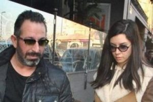 Cem Ahu'yu hediyelere boğuyor!