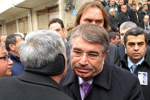 AK Parti &ouml;ks&uuml;r&uuml;rse T&uuml;rkiye zat&uuml;rre olur